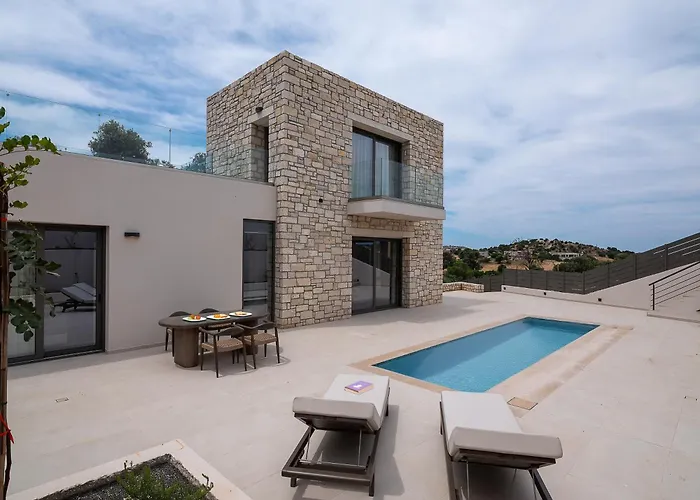 Villa Elaia - Stone Villa With Pool Near Matala & Kommos
